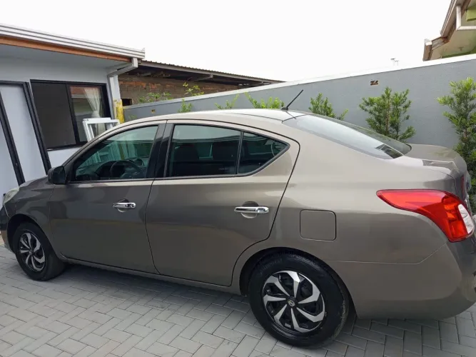 Nissan Versa SV 1.6 16V Flex Fuel 4P Mec. 2014