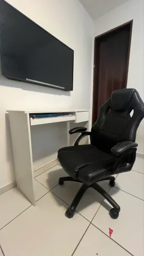 Mesa de estudos + cadeira de estudo