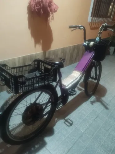 Vendo uma Bicicleta Elétrica em Bom Estado Funcional