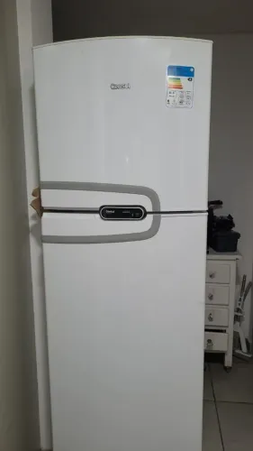 Vende se uma geladeira duprex consul