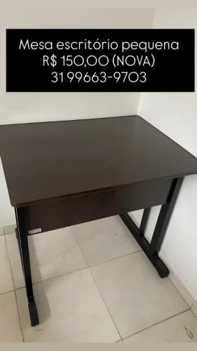 mesa pequena de escritório