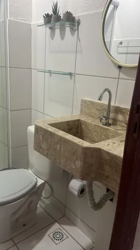 Aluga-se apartamento mobiliado, com academia, área de lazer, internet e condomínio incluso