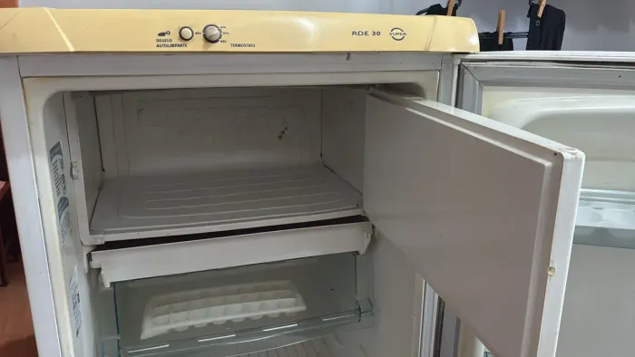 Eletrolux 260l RDE30 (funcionando normalmente)