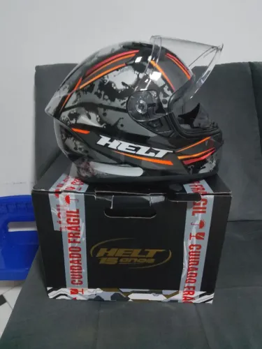 Vendo capacete helt polar novo, na caixa tamanho 56, vendendo pois ficou apertado!
