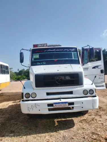 Caminhão caçamba MB 1620.