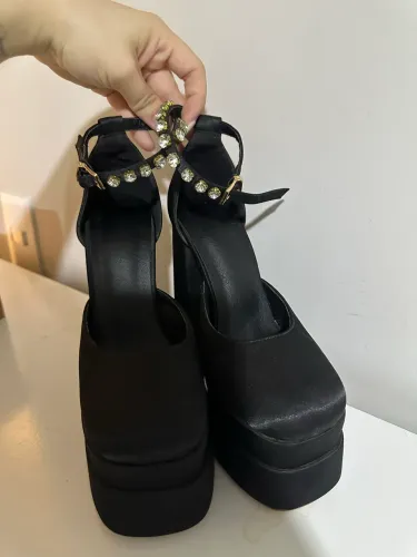 Sandália Bratz Preta - Tam. 35 | Salto 15 cm ?