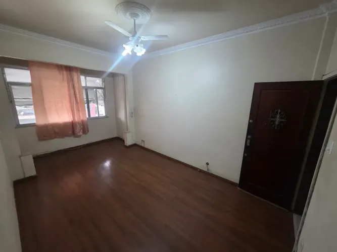 Apartamento a Venda, 02 Quartos,01 Vaga, Ed. Santiago, Penha
