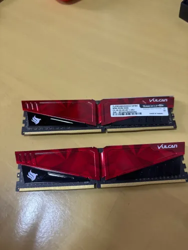 Memória RAM Team Group T-Force Vulcan DDR4 16GB (2x8GB) 3000MHz CL16