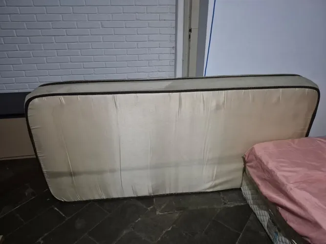 Colchões usados