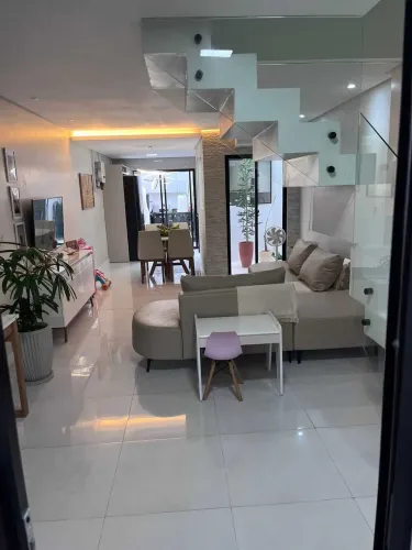 CASA EM RUA PÚBLICA - ARUANA [52320]
