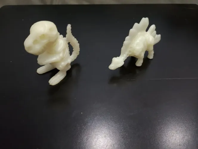 Dinossauros que brilham no escuro 