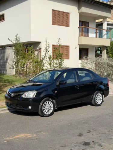 Toyota Etios XLS Sedan 1.5 Flex 16V 4P Mec. 2013