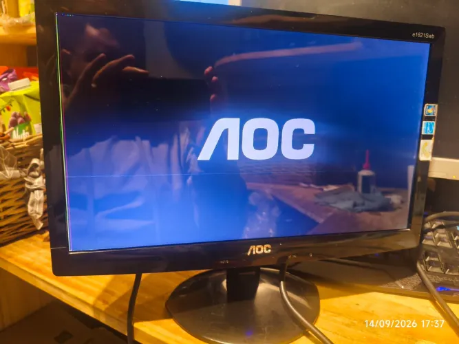 Monitor 15 polegadas AOC , bivolt