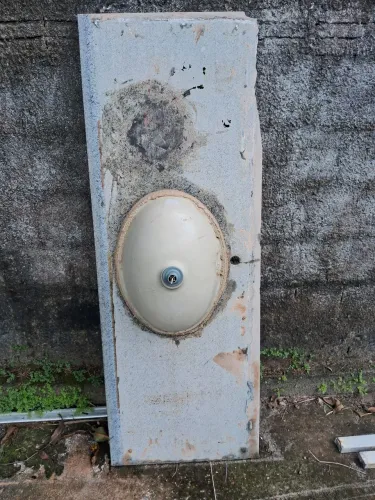 Vendo essa pia completa de granito pra banheiro