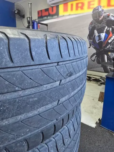 Jogo de pneus Michelin 225/45 17