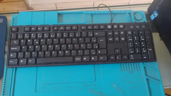 Teclado Slim Com Fio Preto (Usado)