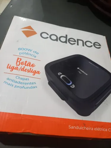 Sanduicheira elétrica cadence