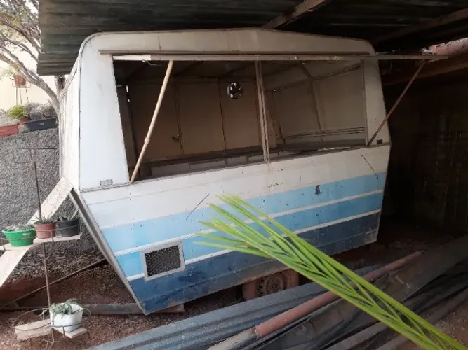 TRAILER MARCA TOPAZIO 3 X 2 METROS COMPLETO SEM IGUAL