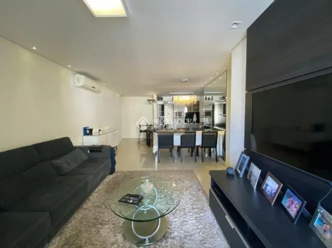 Apartamento de 3 dormitórios 122m2 privativos 2 vagas de garagem no bairro Itacorubi.