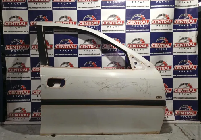 Porta dianteiro direito Corsa 95/01