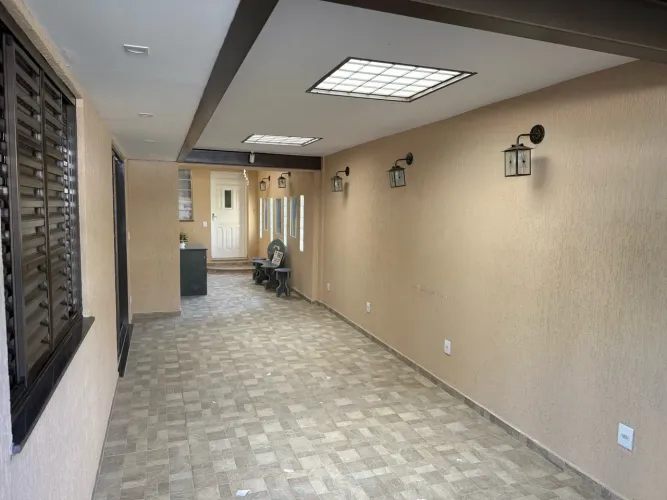Oportunidade!! Casa semi mobiliada recém reformada, ótima localização