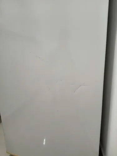 Geladeira Brastemp, funcionando perfeitamente com detalhe na porta apenas retirada
