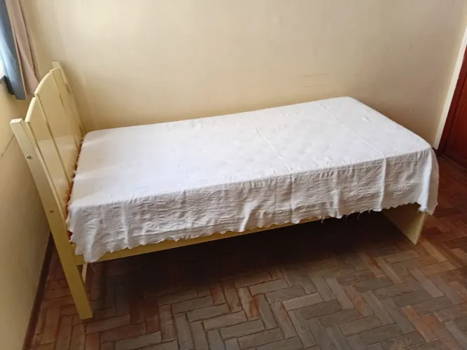 Cama para solteiro, com colchão