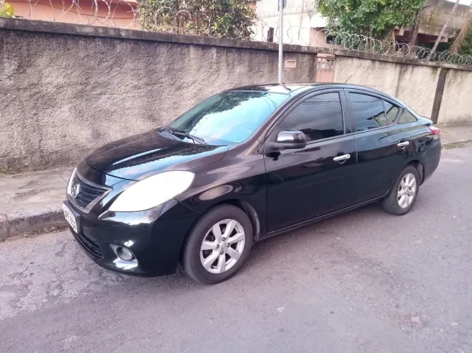 Nissan Versa SL 1.6 16V Flex Fuel 4P Mec. 2013