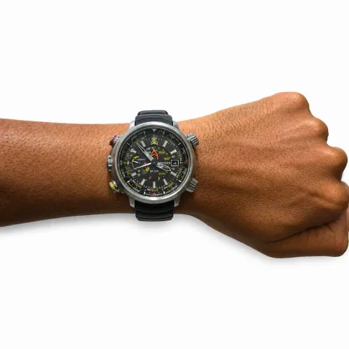 Relogio Citizen Alticrom 