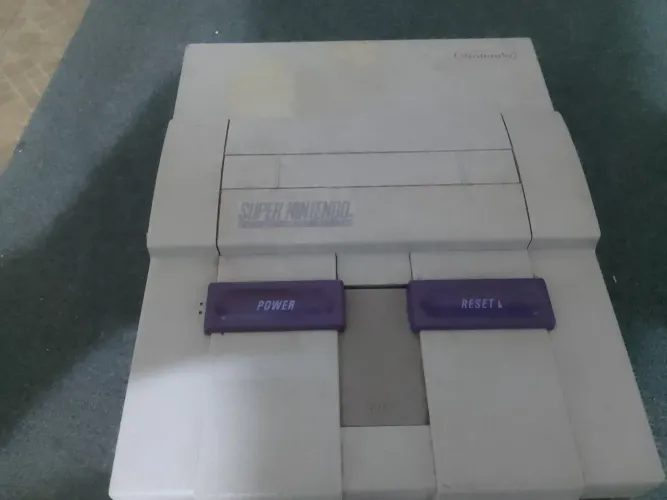 Super Nintendo apenas o cabecote sem fonte cabo controle nao sei como esta 