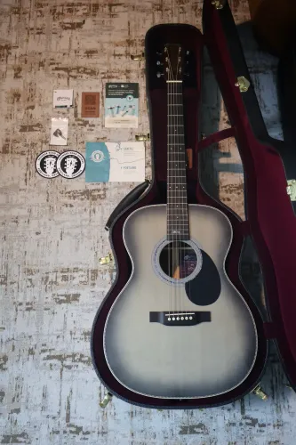 Violão Martin John Mayer OMJM 20th - Platinum Gray Burst