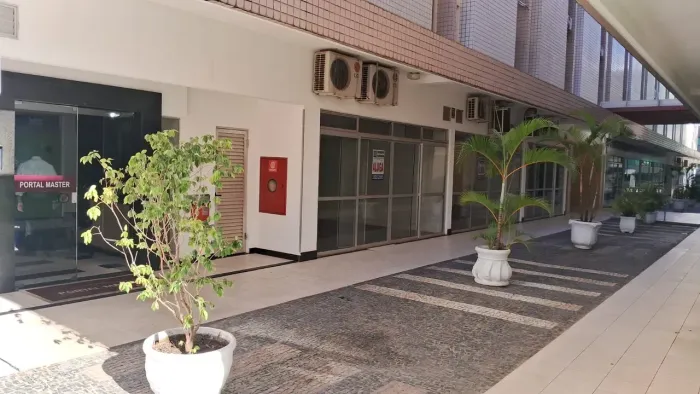 Loja Grande no Sudoeste CCSW 01 com Ar Condicionado e uma vaga de garagem