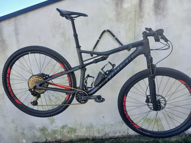 Bicicleta Specialized Epic Comp Carbono 