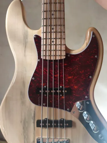 Contra baixo JSB-57 5c Semi novo excelente! Amadeirado