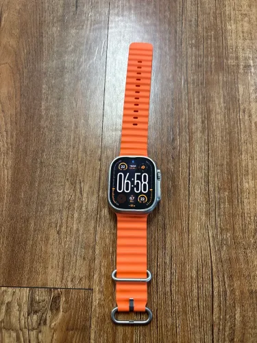 Apple Watch Ultra 2 - 49 mm titânio