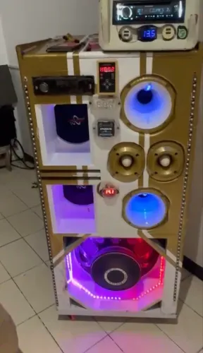 Som Paredão Completo com LED, Subwoofer, Alto-falantes e Multimídia - Excelente estado! Já