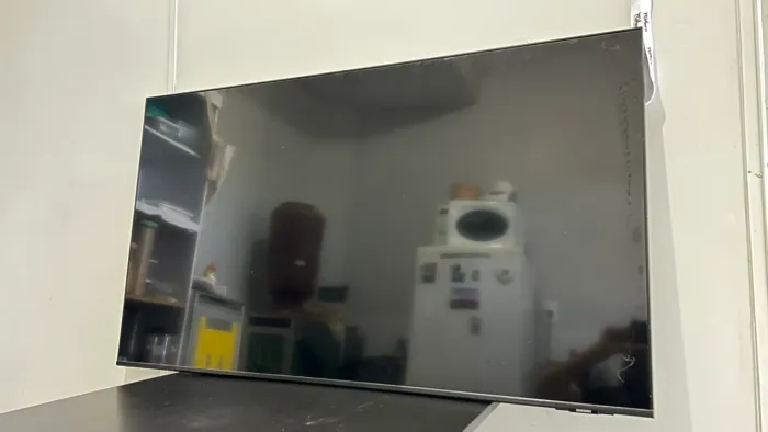 TV Samsung 50 UN50AU8000G - TELA TRINCADA - PARA RETIRADA DE PEÇAS