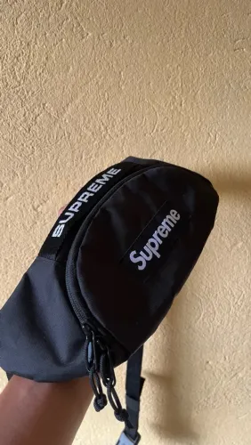 Bolsa de Cintura Pequena Supreme (FW22)