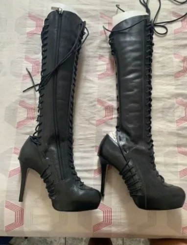 Bota de cano alto alternativa
