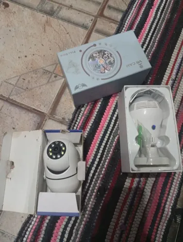 Vendo. 2 Câmeras na caixa.