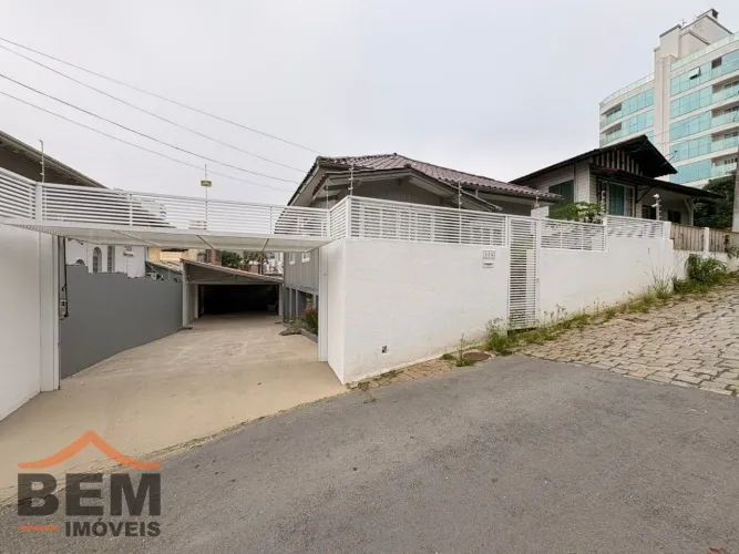 Casa para aluguel em Cabeçudas, Itajaí
