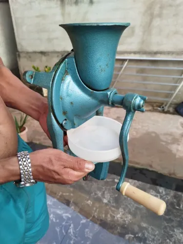 Moinho para moer café, açafrão, etc...