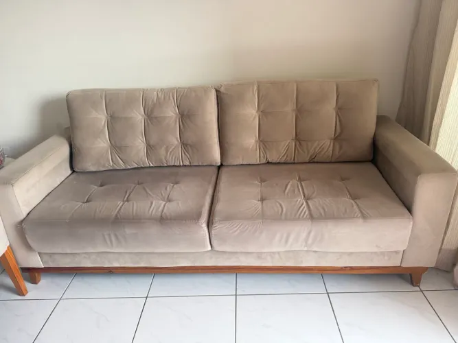 Sofá 3 lugares em suede