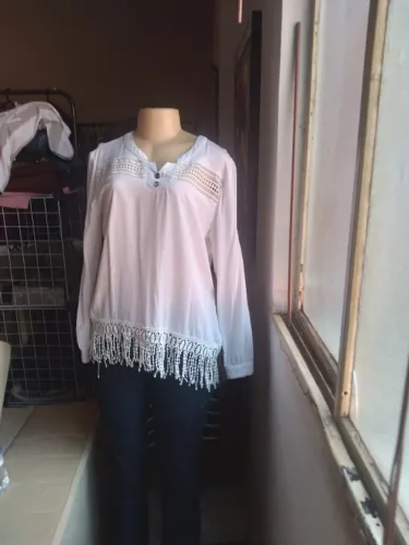 Conjunto feminino, calça jeans Sawari tam 42 ,e blusa tam 42