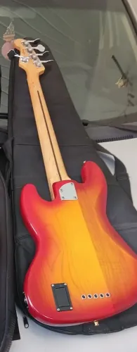 Baixo fender