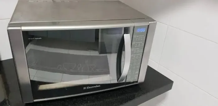 Vendo microondas inox, espelhado grande ! 41 litros