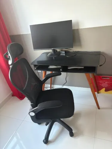 Kit escritorio ( Mesa, cadeira e Monitor