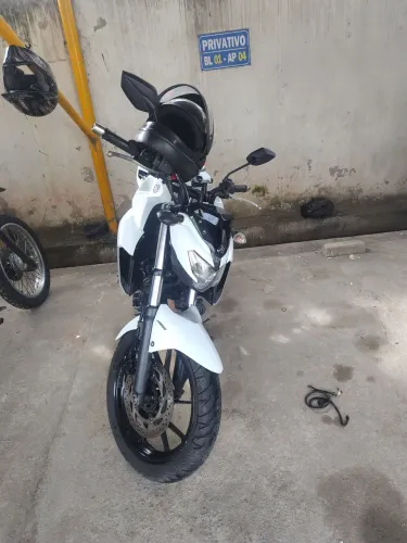 Moto muito nova