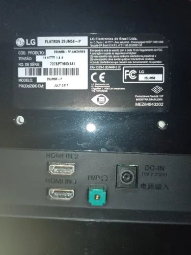 Monitor LG Ultrawide 25".  Funcionando normalmente, sem cabo HDMI. 
