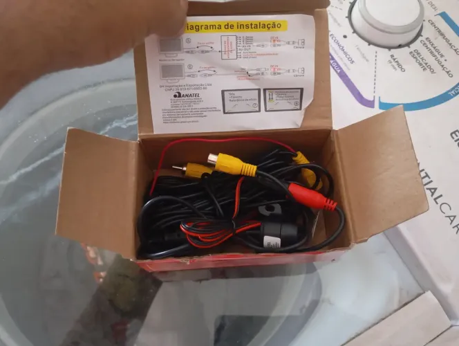 Vendo câmera de ré